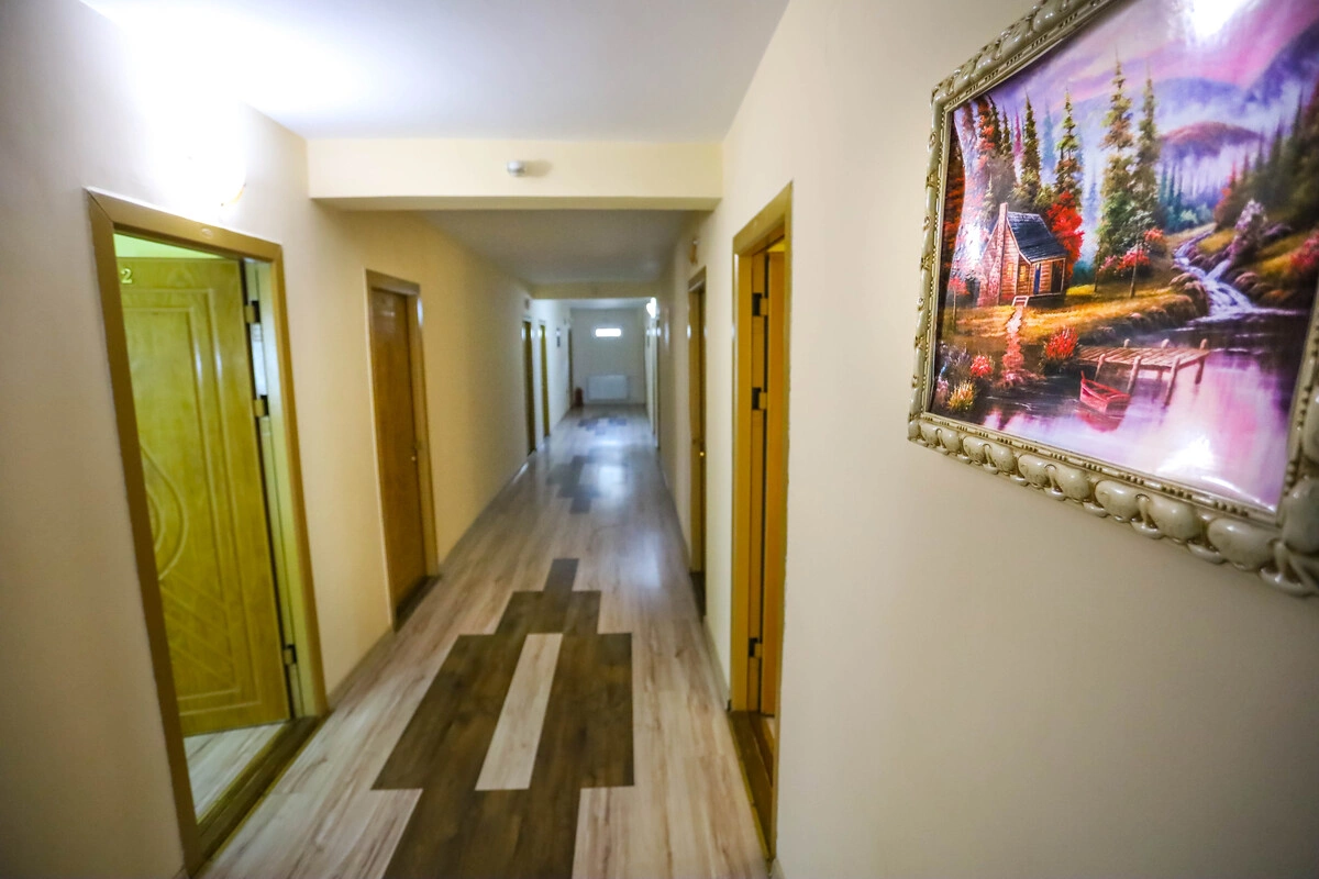 Hotel de vanzare Mangalia – Hol acces către camere