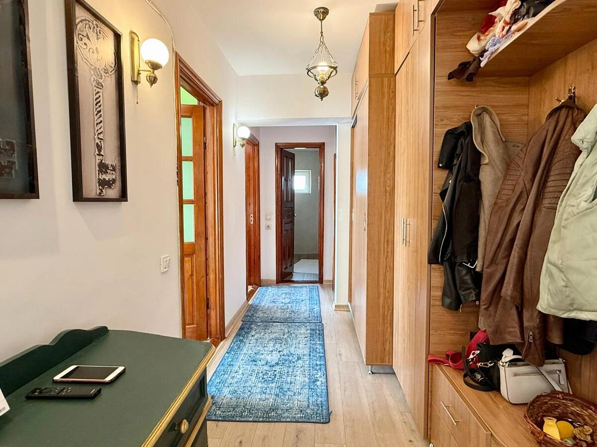 Hol apartament 3 camere zona peninsulară Constanța