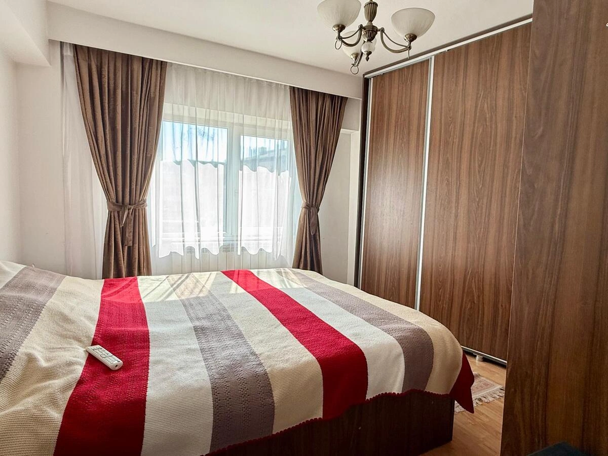 Dormitor matrimonial apartament 3 camere zona peninsulară Constanța