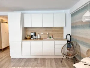 chicineta studio Mamaia Nord utilata modern Casa del Mar