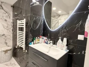 baie moderna studio Mamaia Nord Casa del Mar cabina dus