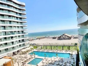 studio prima linie plaja Mamaia Nord vedere la mare din balcon Casa del Mar