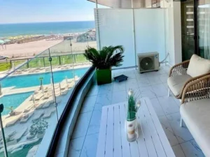 balcon studio prima linie plaja Mamaia Nord vedere la mare Casa del Mar