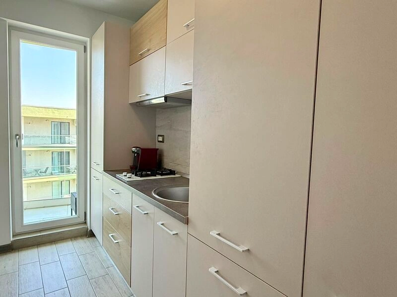 Bucătărie separată în apartament Alezzi Mamaia Nord